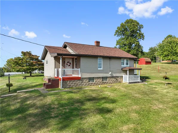 14 Pumpkin Center Rd, Finleyville, PA 15332