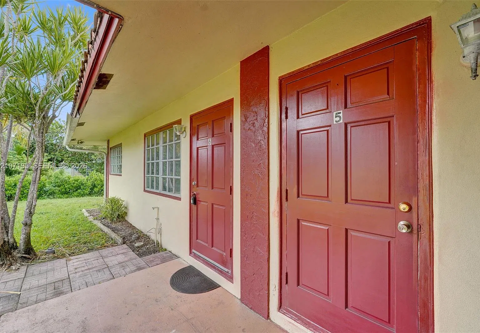 Coral Springs Lakes — Photo 2