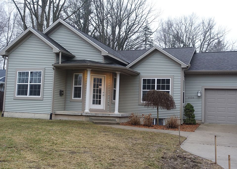 Plymouth School district--- Original built in 2005. This home has 3 bedrooms , 2 bathrooms and 2 car garage. The basement has a finished family room with egress window,the 3rd bedroom with egress, a full bathroom ,den or office and a storage room.