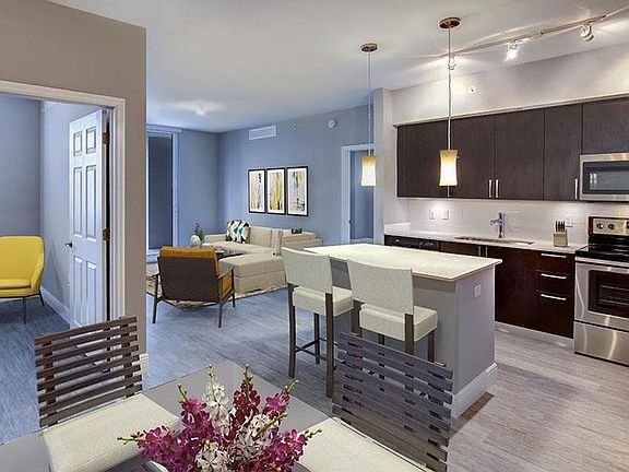 5th image of 2020 Salzedo St Floor 905