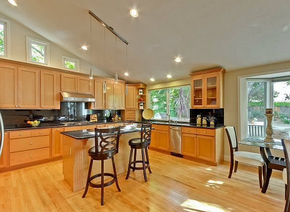 5th image of 19694 Crestbrook Dr