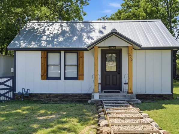 320 N Park St, Dublin, TX 76446