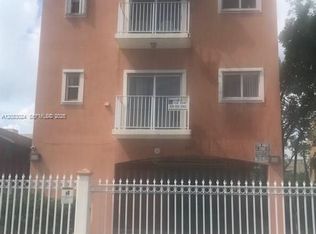 861 NW 2nd St APT 303, Miami, FL 33128