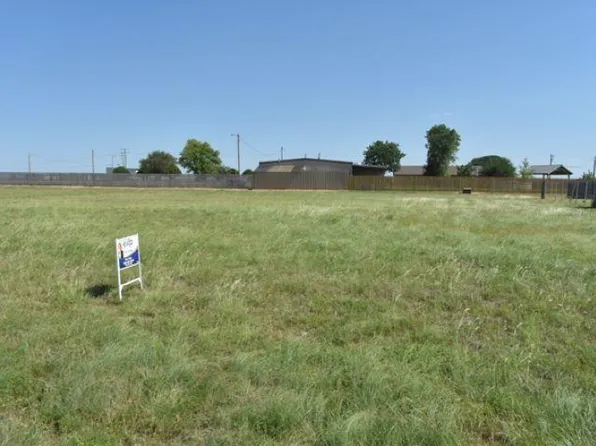 405 Choctaw Ave, Geronimo, OK 73543