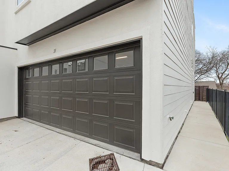 1417 Kramer Ln #21 — Photo 3