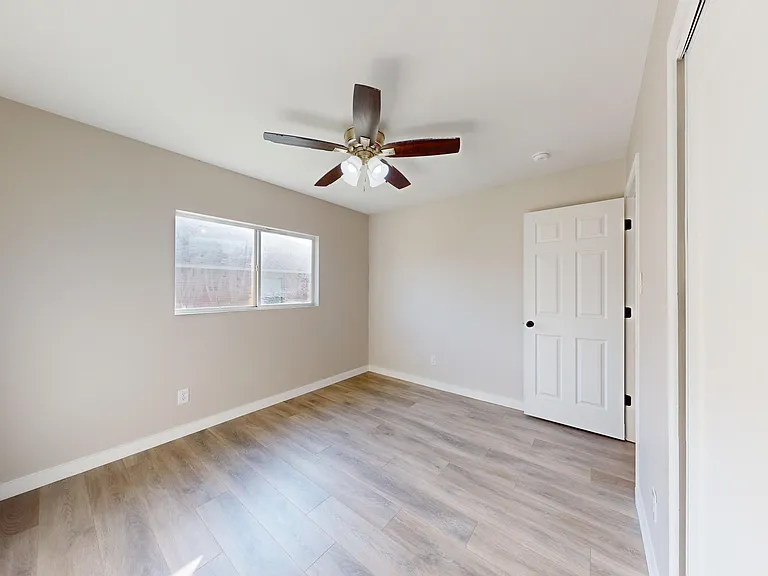 145 S Willow Way — Photo 18