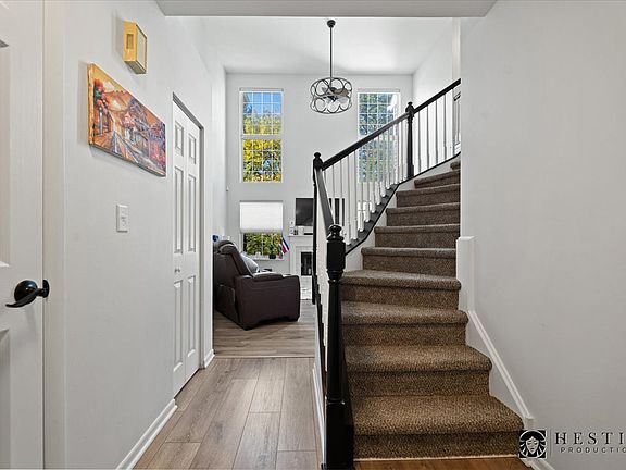 5th image of 120 Parkview Dr