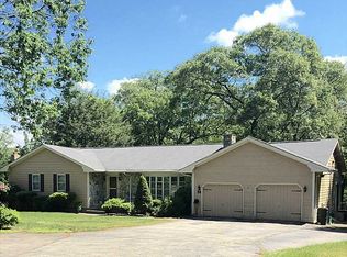 84 Old Pocasset Rd, Johnston, RI 02919