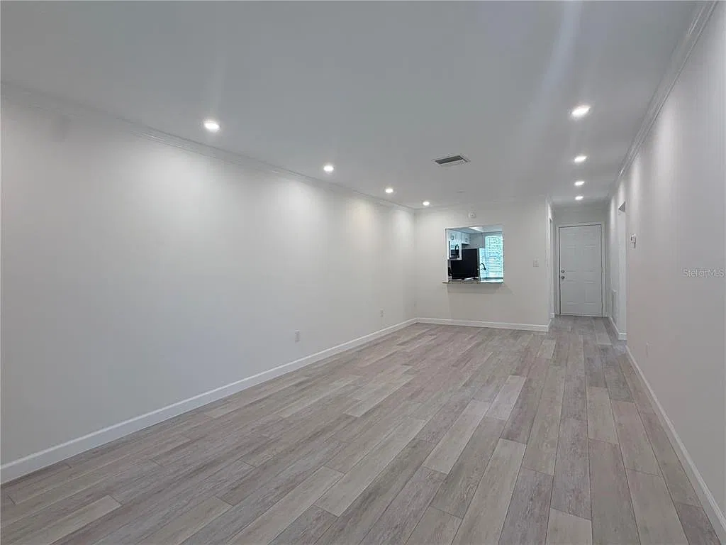 2 bed, 1.0 bath, 865 sqft, $1,600 — Photo 4