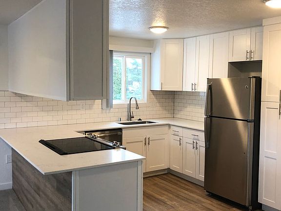 3rd image of 18532 Blueberry Ln Unit 4