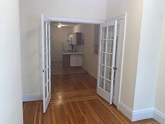 Rented by R New York