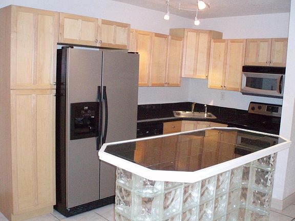 2nd image of 4051 NE 13th Ave APT 51