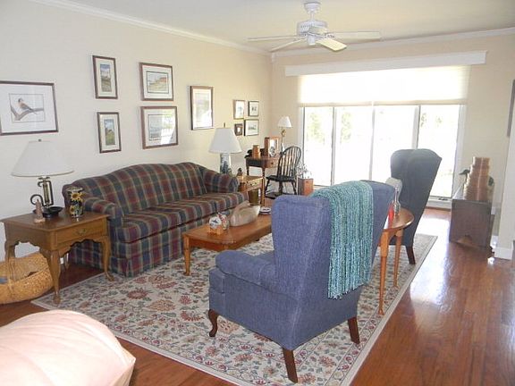 3rd image of 10768 Birchwood Dr