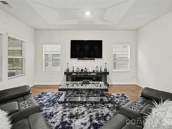 2nd image of 9039 Myrna Dr