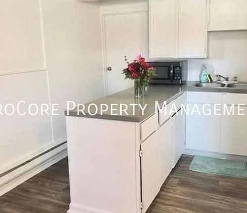 3rd image of 321 Blaine St APT 6