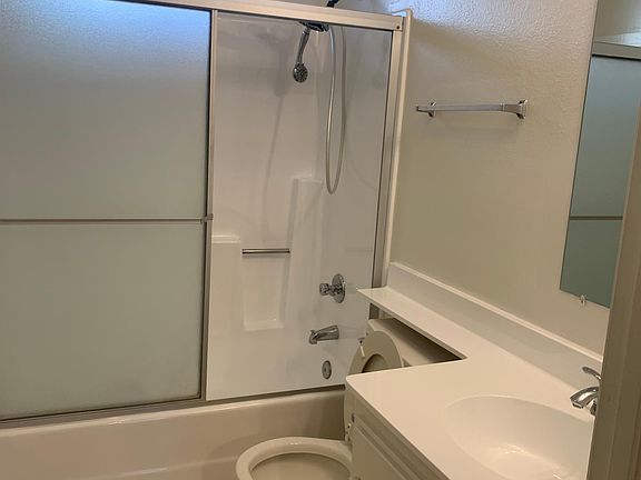 5th image of 524 E Acacia Ave #6