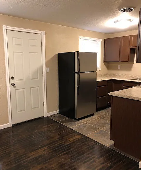 722 S Grand Dr — Photo 5