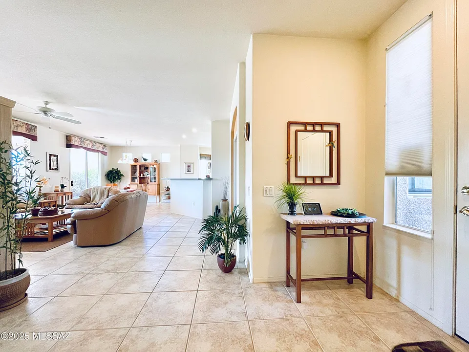9524 N Twinkling Shadows Way