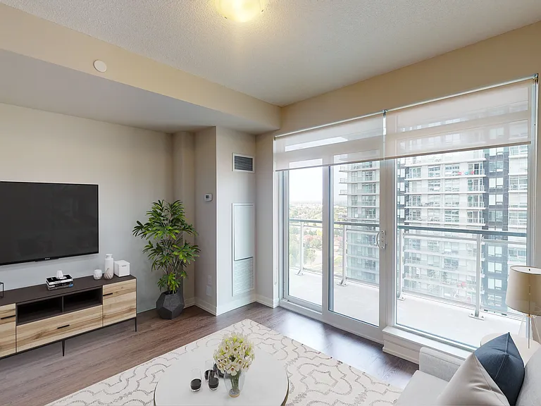 2550 Eglinton Ave W — Photo 40