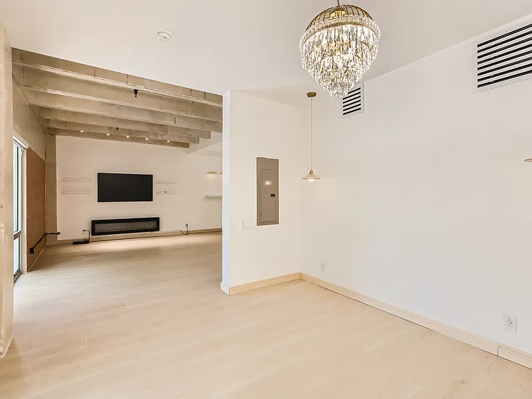 1115 S Alamo St #2402 — Photo 24