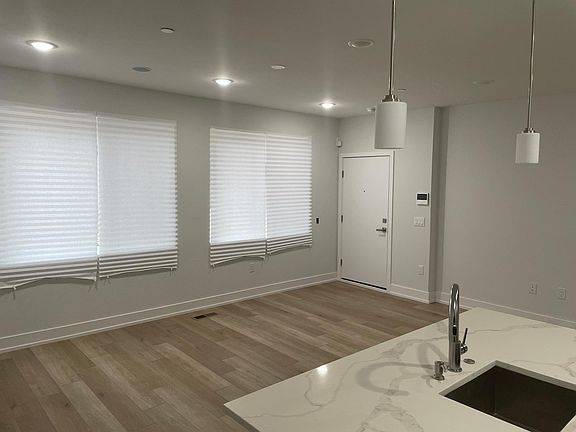5th image of 2156 N Darien St Unit 1