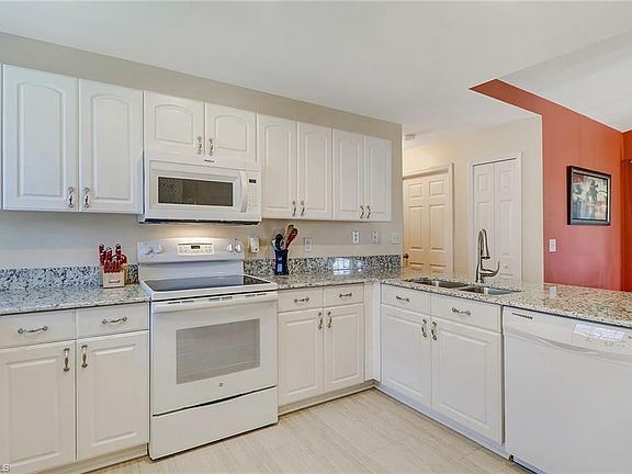 3rd image of 11621 Red Hibiscus Dr