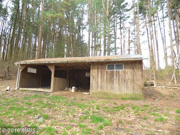 3rd image of 7243 Friends Creek Rd #B