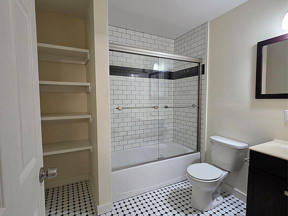 5th image of 231 Reynolds Rd APT 9