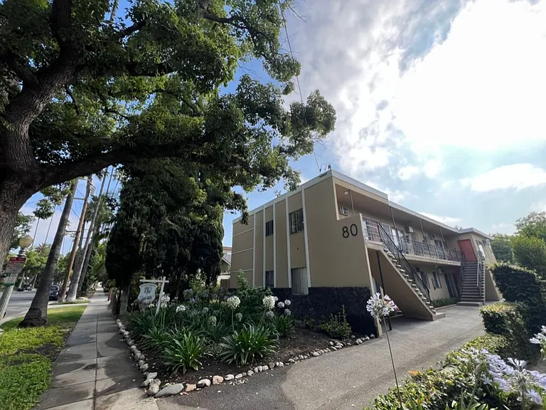 80 N Bonnie Ave — Photo 3