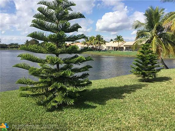4th image of 1240 NW 161st Ave