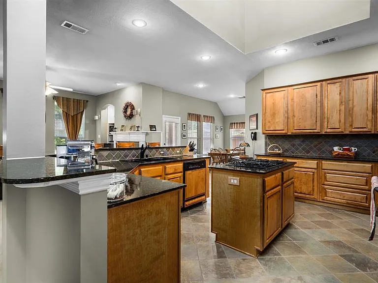 Andover Manor Dr — Photo 2
