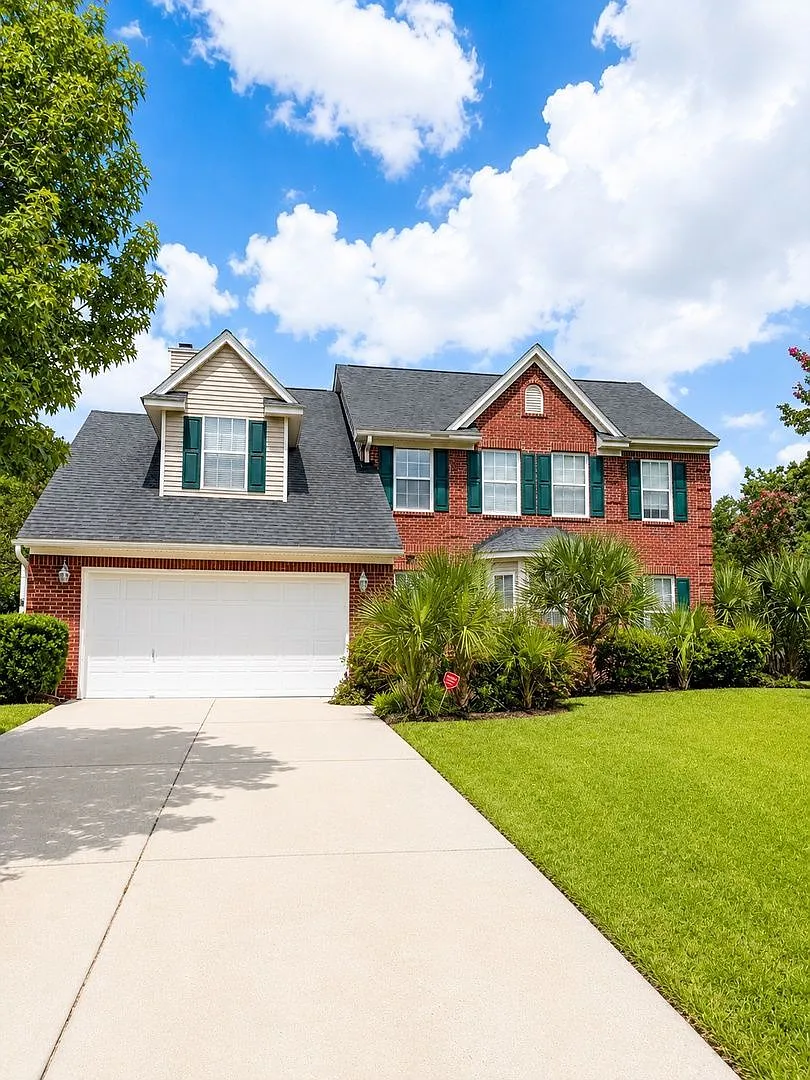 4 bed, 2.5 bath, 2310 sqft, $3,995 — Photo 1