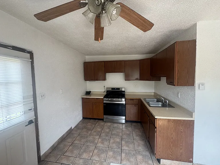 2001 Price St #2 — Photo 3
