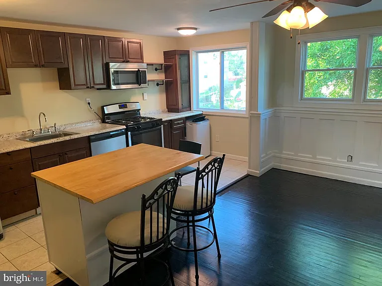 881 Wedgewood Dr — Photo 6