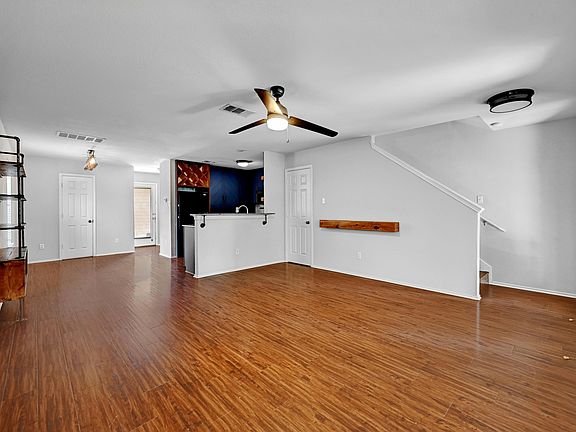 4th image of 2415 Melissa Oaks Ln