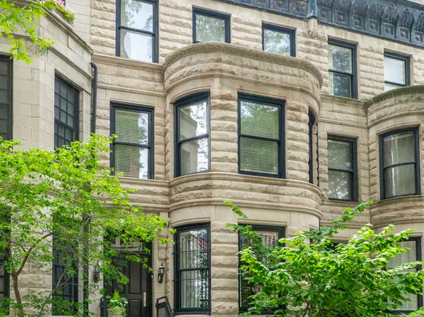 69 E Cedar St, Chicago, IL 60611