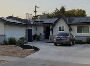 3493 E Flint Way, Fresno, CA 93726
