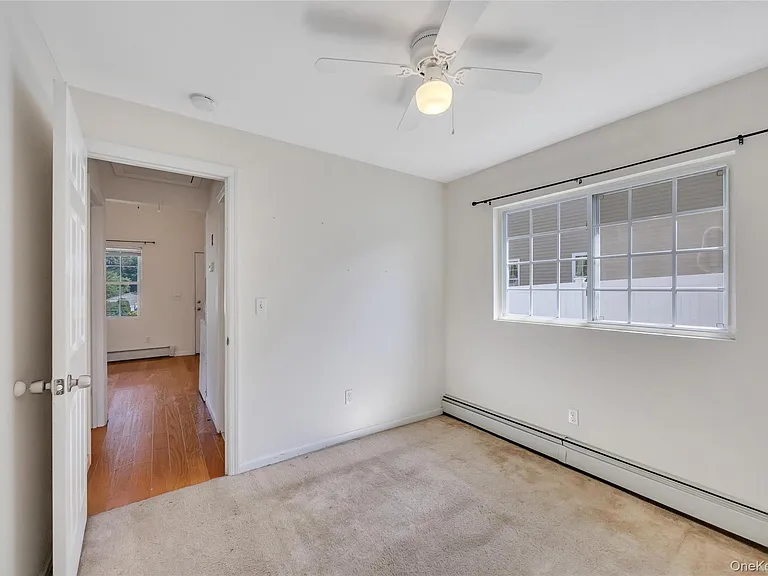 22 Maplewood Ave — Photo 9