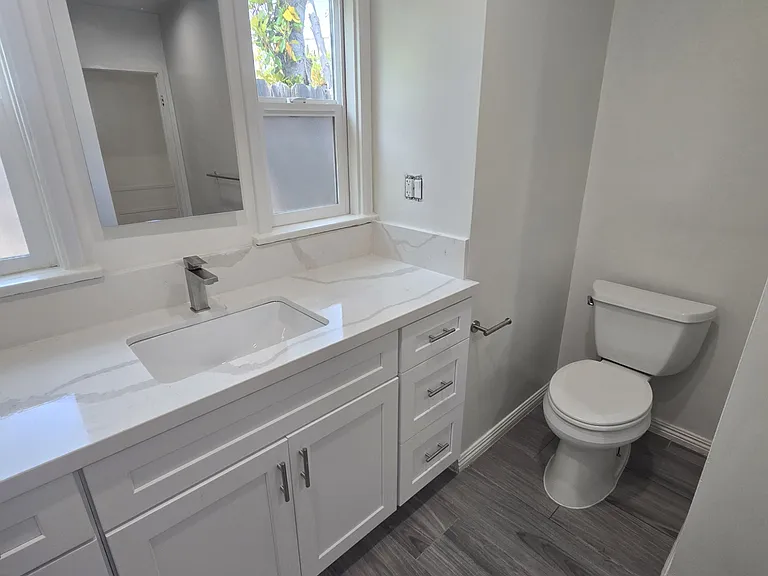 10544 Helendale Ave — Photo 16