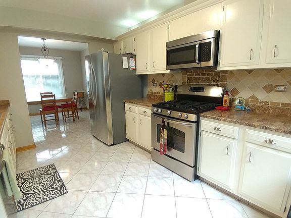 4th image of 231 Oakwood Ln