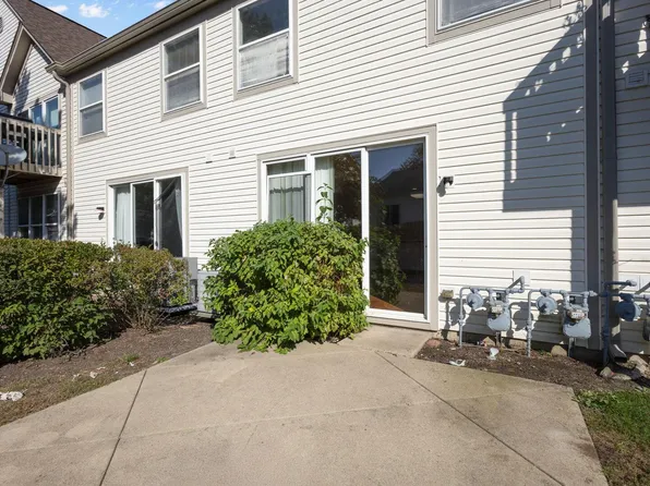 2877 Stonewater Dr Unit 2877, Naperville, IL 60564