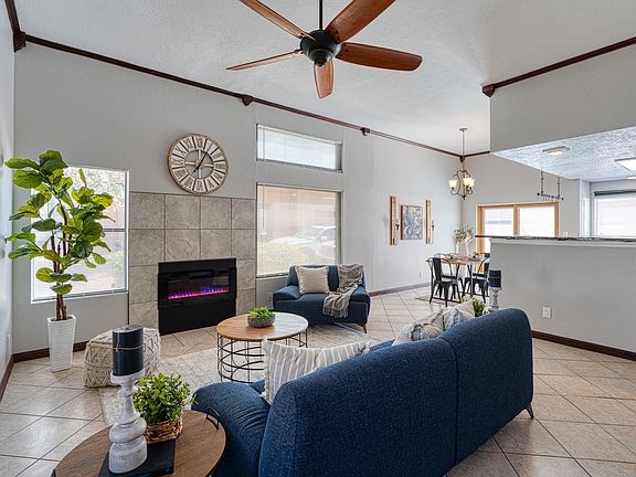 5th image of 10279 Las Casitas Ct NE
