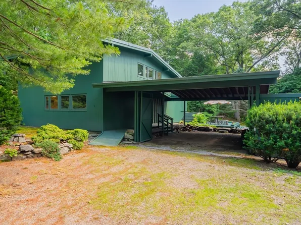 37 Peacock Farm Rd, Lexington, MA 02421