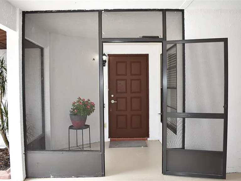 Aura Ct — Photo 2