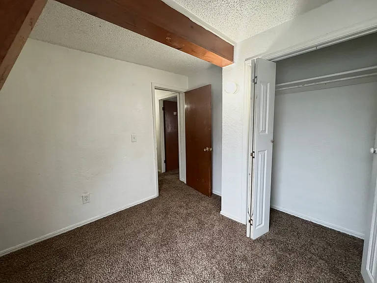 2401 SW 43rd St #6 — Photo 22