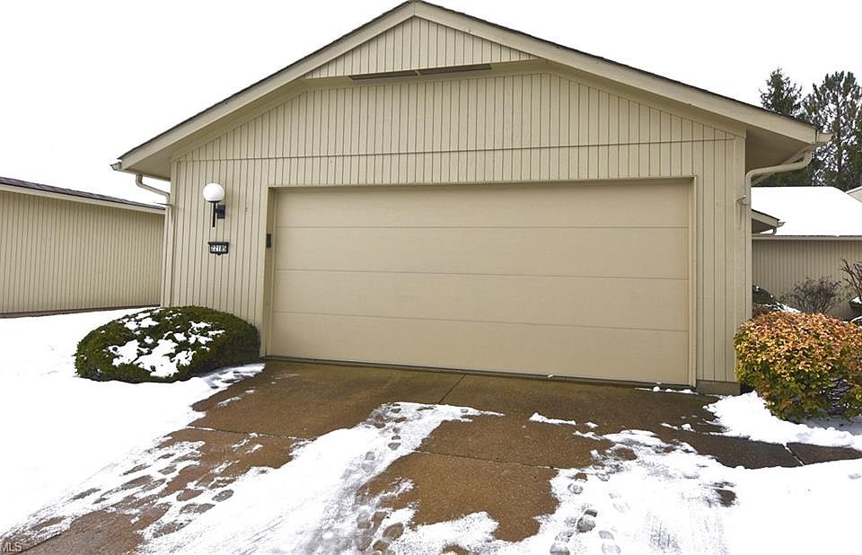 1st image of 22185 Meadownorth Ct