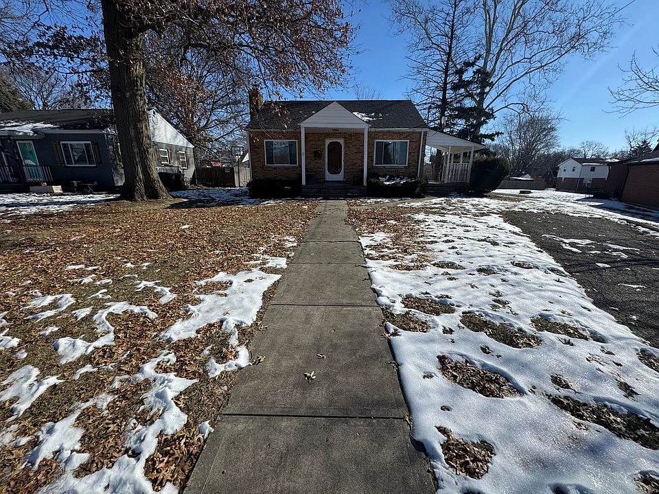 1st image of 1 Sweetbriar Ave