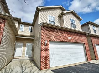 16528 Willow Walk Dr, Lockport, IL 60441