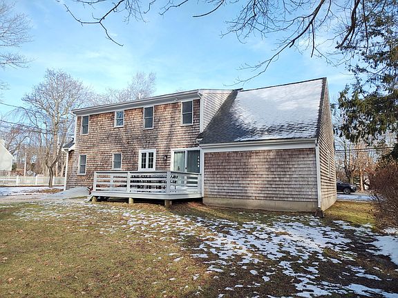 2nd image of 118 Gifford St