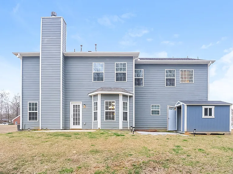 303 Tara Beach Ln — Photo 17